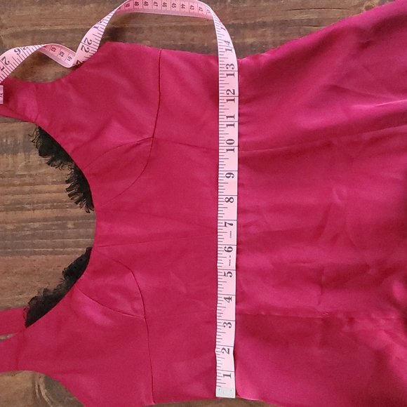 Scarlet Fame and Partners Mermaid Gown - Picture 5 of 9